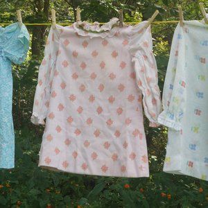 Vintage 1960's girls puffy sleeve floral print dress